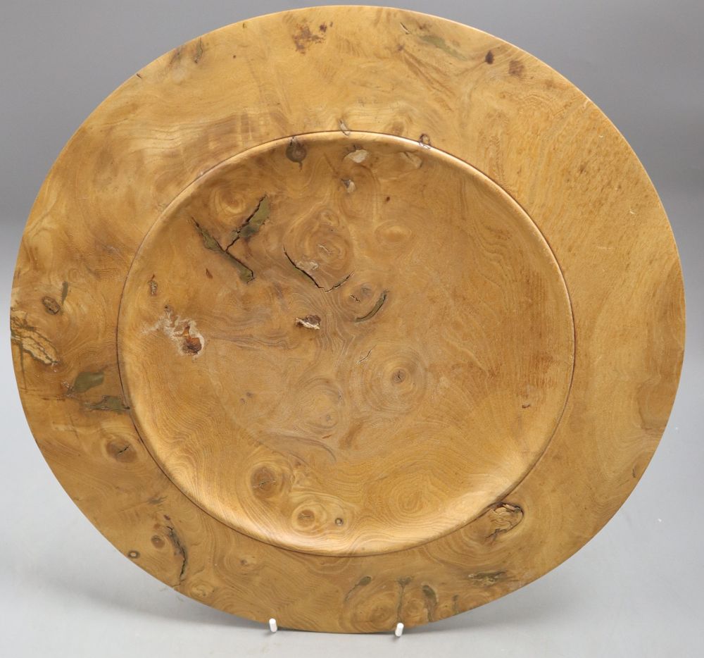 A burr elm wooden plate, diameter 39cm